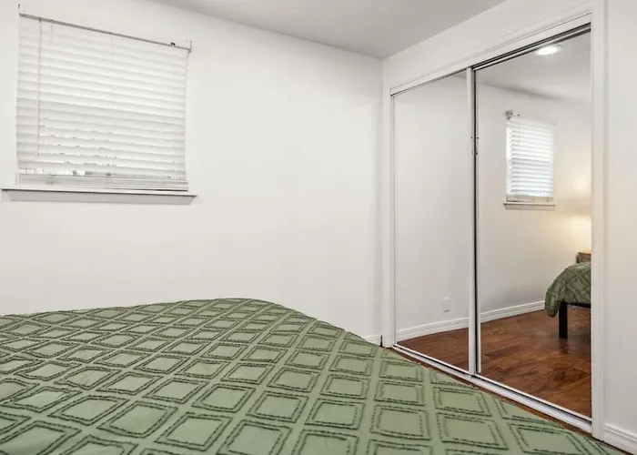 Casa De Vincent With King Casper Bed Holiday home Peoria